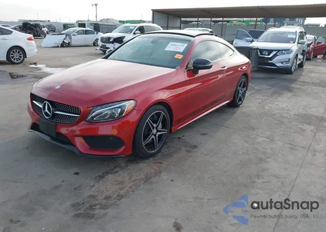 2017 Mercedes-Benz C 300 z USA, uszkodzony, nr VIN WDDWJ4JB2HF353613